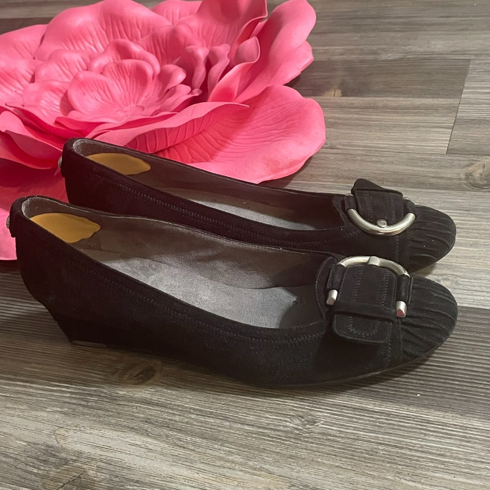 STUART WEITZMAN Womens Sz 7.5M Black Suede Wedge Heel Shoes Silver Buckle